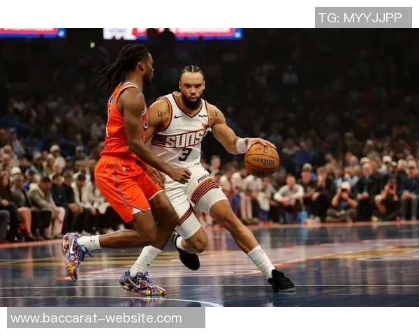 外线双星闪耀狄龙三分全中阿伦稳健发挥助力球队上半场表现